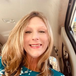 Meet your Posher, Candace